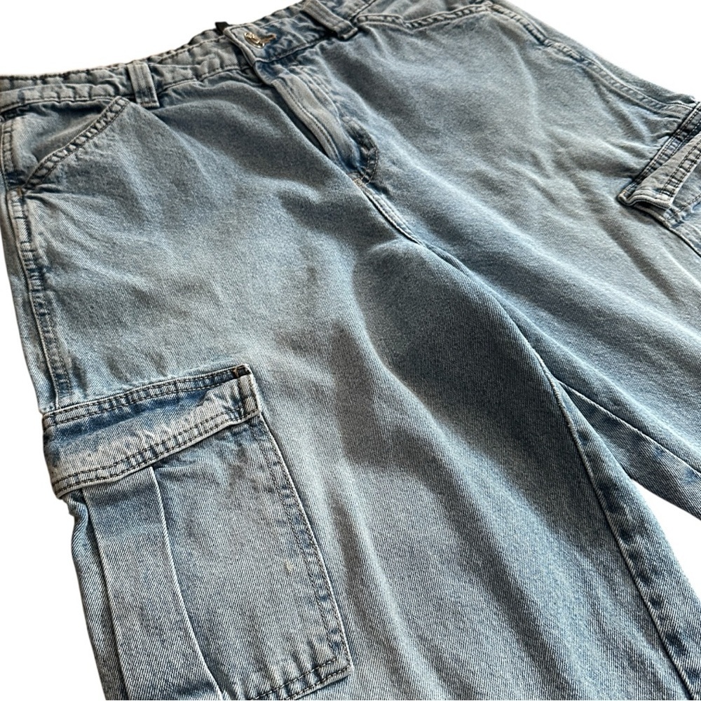 H&M Divided Cargo Jeans Mid Rise Straight Leg Utility Denim Size 6 - Picture 8 of 12